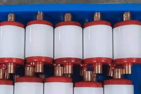 真空滅弧室的結(jié)構(gòu)、工作原理、特點(diǎn)以及應(yīng)用